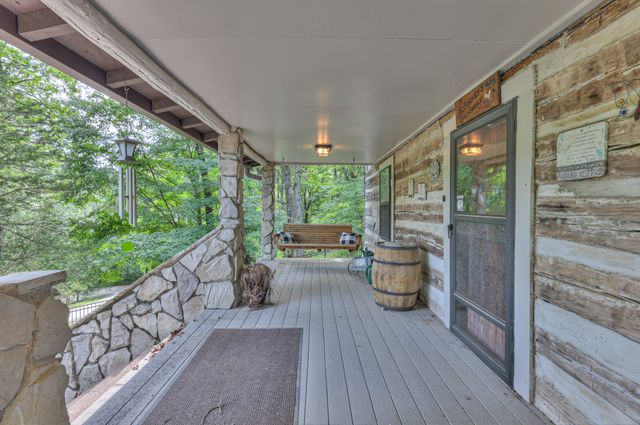 569 Hogans Branch Rd, Hendersonville, TN 37075