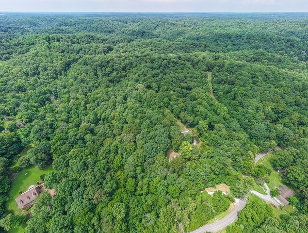 569 Hogans Branch Rd, Hendersonville, TN 37075