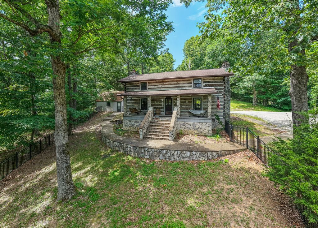 569 Hogans Branch Rd, Hendersonville, TN 37075