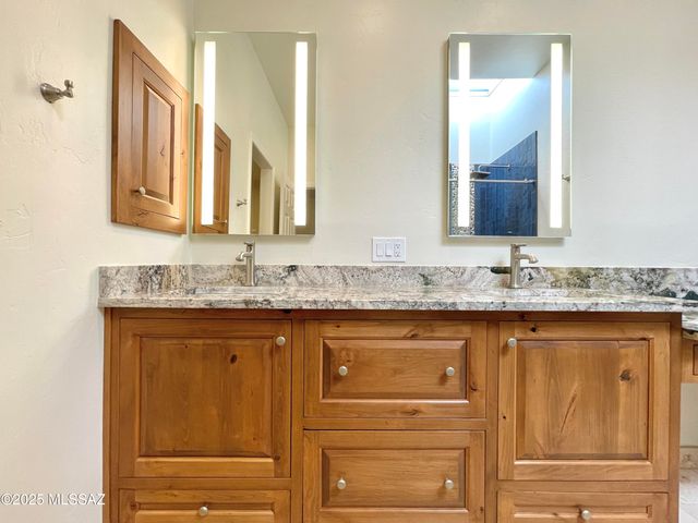 7316 E Calle Alba Serena, Tucson, AZ 85750