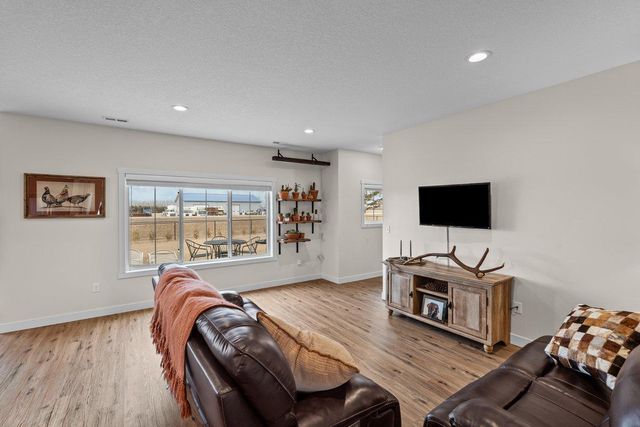 300 Pine Drive, Hankinson, ND 58041