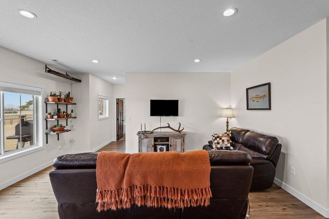 300 Pine Drive, Hankinson, ND 58041