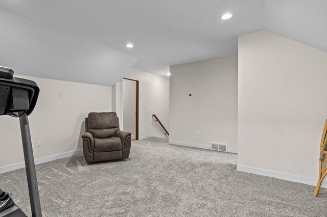 300 Pine Drive, Hankinson, ND 58041