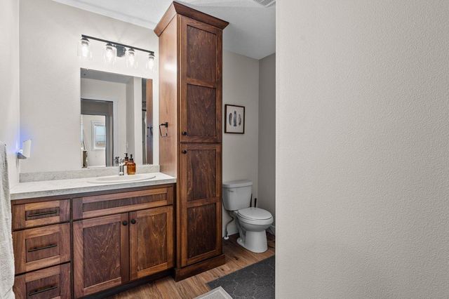 300 Pine Drive, Hankinson, ND 58041