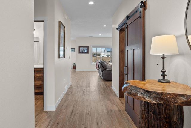 300 Pine Drive, Hankinson, ND 58041