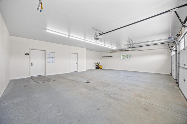 300 Pine Drive, Hankinson, ND 58041