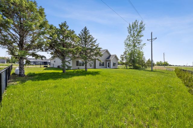 300 Pine Drive, Hankinson, ND 58041