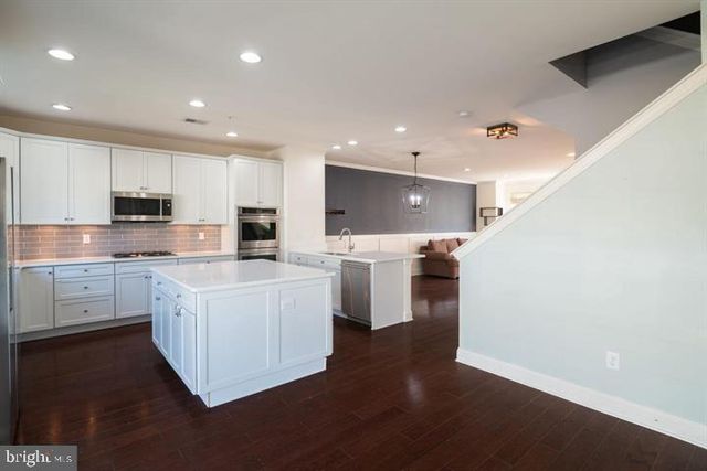 27127 HICKORY LN, Langhorne, PA 19047