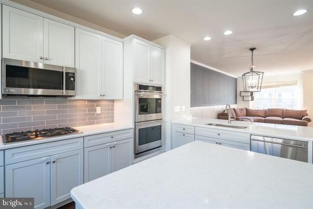 27127 HICKORY LN, Langhorne, PA 19047