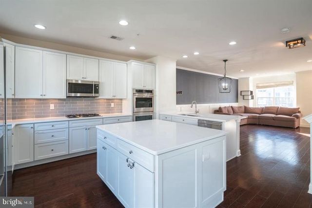 27127 HICKORY LN, Langhorne, PA 19047