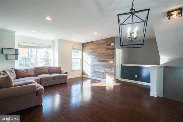 27127 HICKORY LN, Langhorne, PA 19047