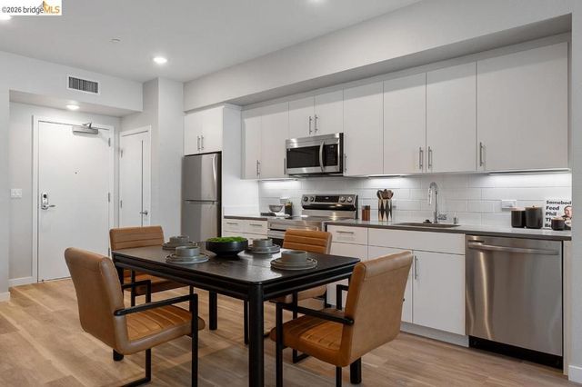 260 Brooklyn Basin Way 426, Oakland, CA 94606