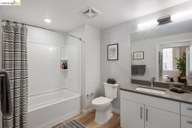 260 Brooklyn Basin Way 426, Oakland, CA 94606