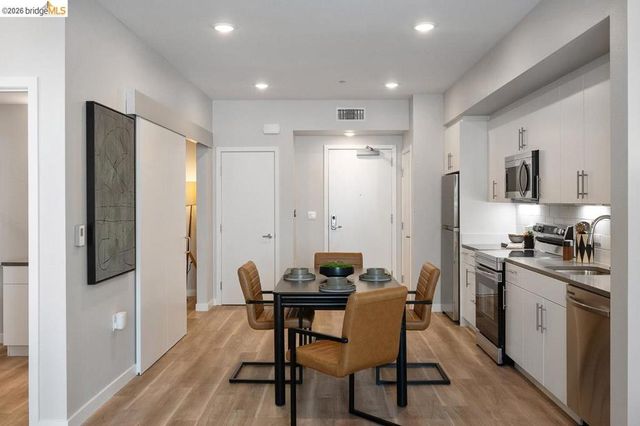 260 Brooklyn Basin Way 426, Oakland, CA 94606