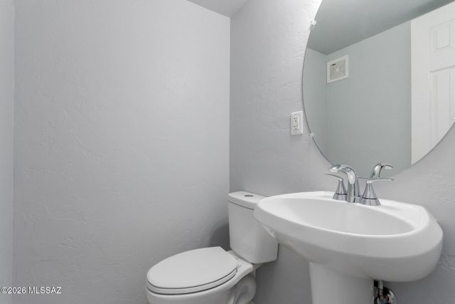 925 N Venice Ave Apt D, Tucson, AZ 85711