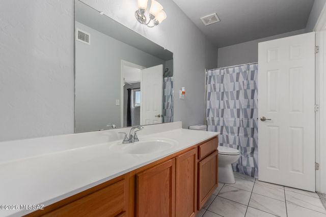 925 N Venice Ave Apt D, Tucson, AZ 85711