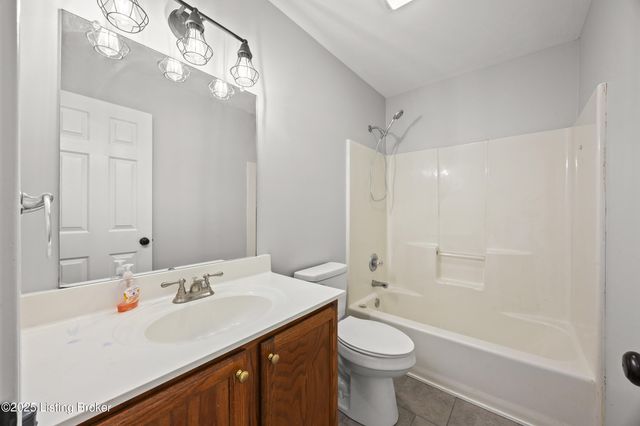 61 P J Ct, Taylorsville, KY 40071