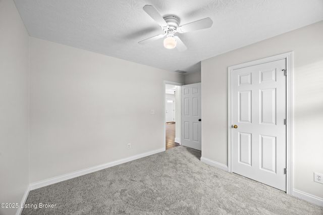 61 P J Ct, Taylorsville, KY 40071