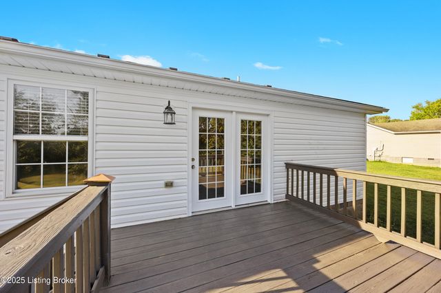 61 P J Ct, Taylorsville, KY 40071