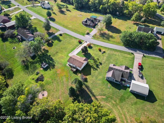 61 P J Ct, Taylorsville, KY 40071