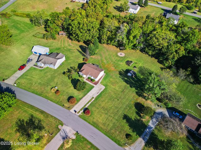 61 P J Ct, Taylorsville, KY 40071