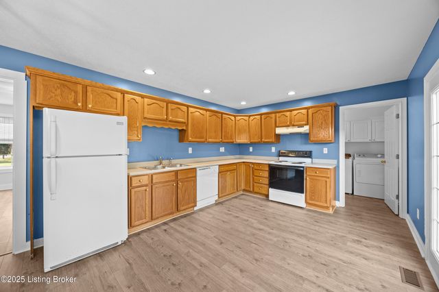 61 P J Ct, Taylorsville, KY 40071