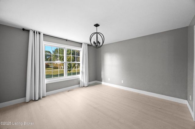 61 P J Ct, Taylorsville, KY 40071