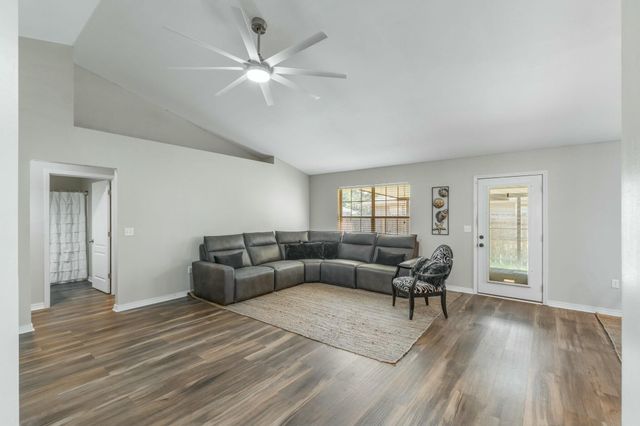 1863 Bay Pine Circle, Gulf Breeze, FL 32563