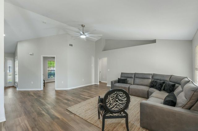 1863 Bay Pine Circle, Gulf Breeze, FL 32563