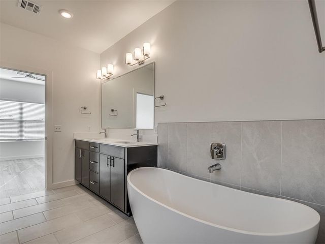 18016 Anthem Boulevard, Edmond, OK 73012