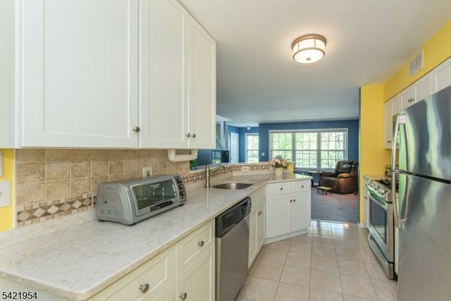 102 Appleton Way, Hanover Twp., NJ 07981