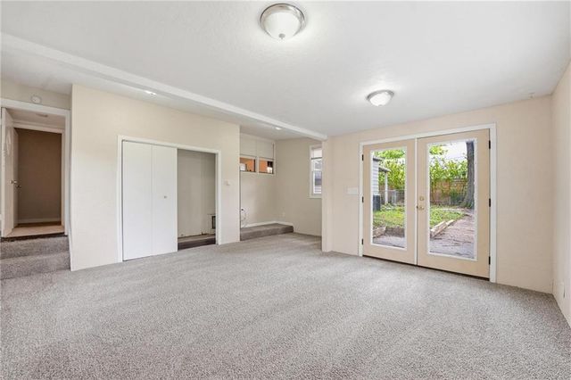 9310 Cottonwood Street, Lenexa, KS 66215