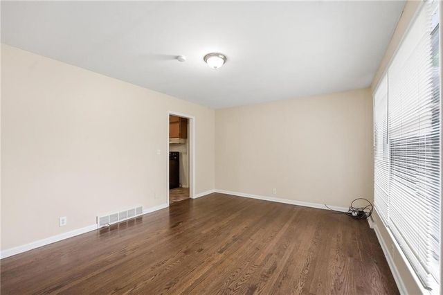 9310 Cottonwood Street, Lenexa, KS 66215