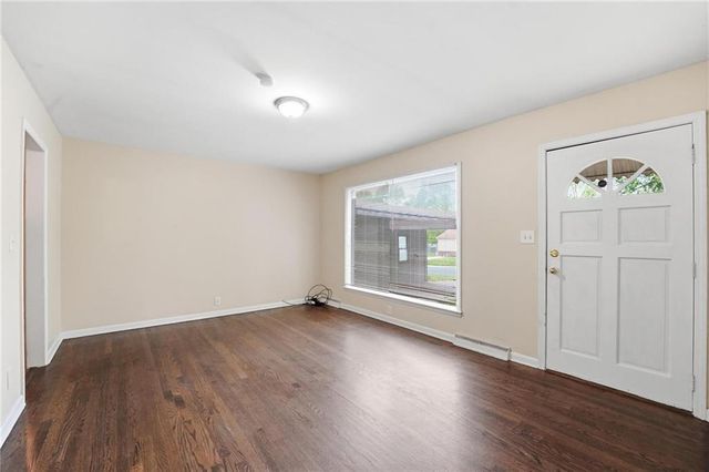 9310 Cottonwood Street, Lenexa, KS 66215