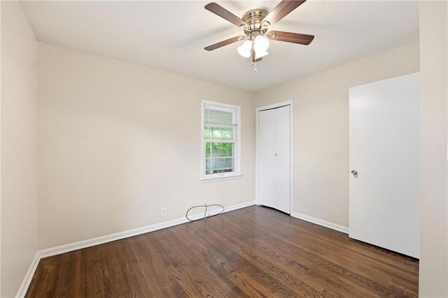 9310 Cottonwood Street, Lenexa, KS 66215
