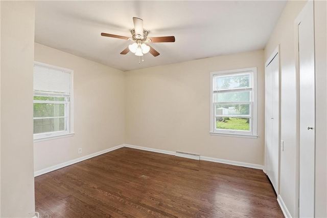 9310 Cottonwood Street, Lenexa, KS 66215