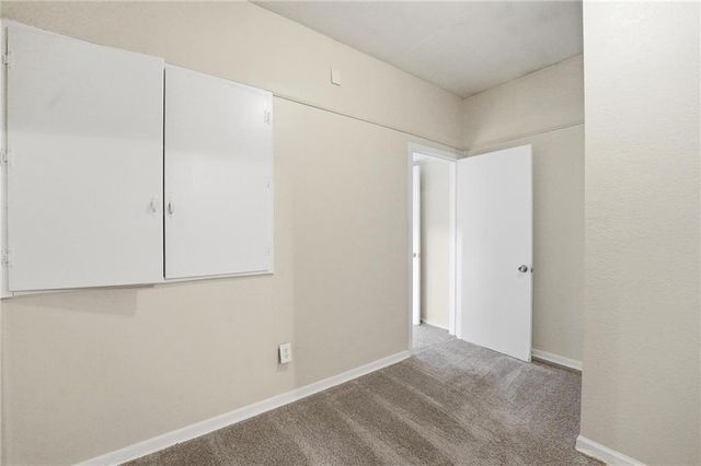 9310 Cottonwood Street, Lenexa, KS 66215