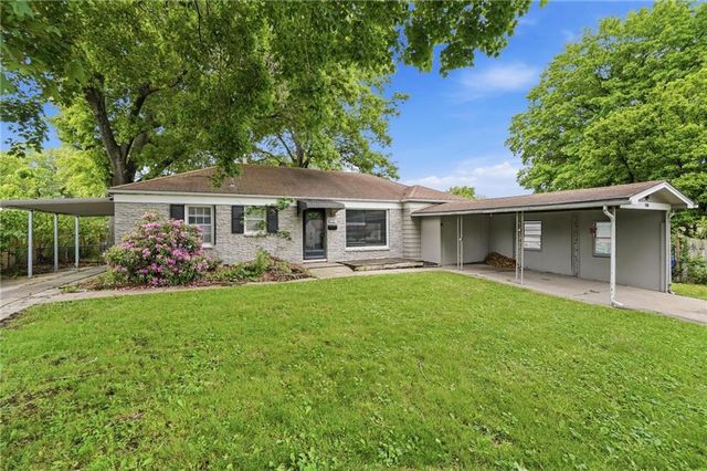 9310 Cottonwood Street, Lenexa, KS 66215
