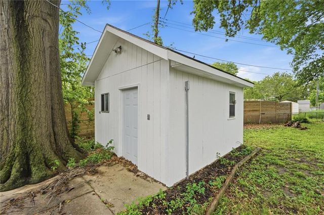 9310 Cottonwood Street, Lenexa, KS 66215