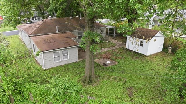 9310 Cottonwood Street, Lenexa, KS 66215