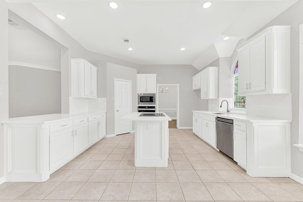 3500 NEIMAN Road, Plano, TX 75025