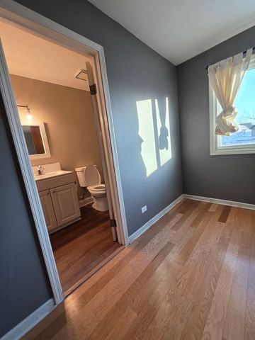 1195 Old Timber Court, Hoffman Estates, IL 60192