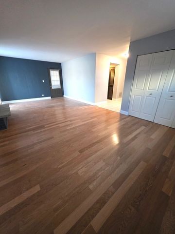 1195 Old Timber Court, Hoffman Estates, IL 60192