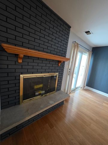 1195 Old Timber Court, Hoffman Estates, IL 60192