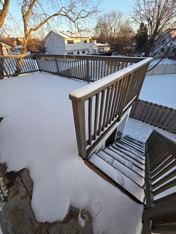 1195 Old Timber Court, Hoffman Estates, IL 60192