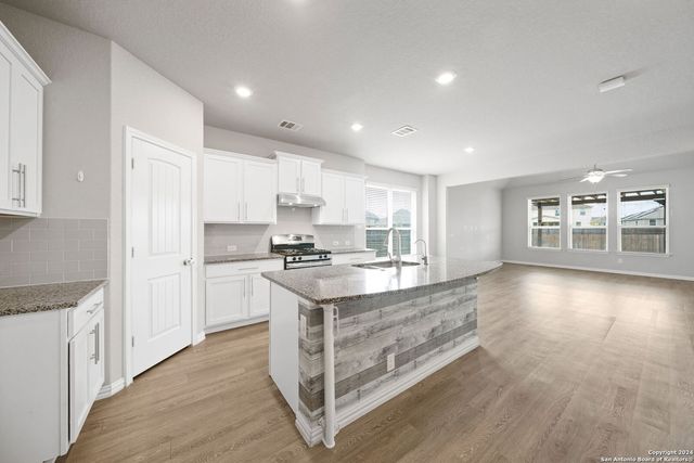 7875 Belmont Valley, San Antonio, TX 78253