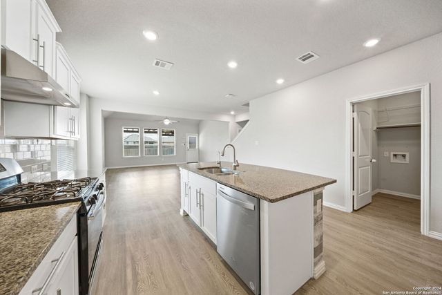 7875 Belmont Valley, San Antonio, TX 78253