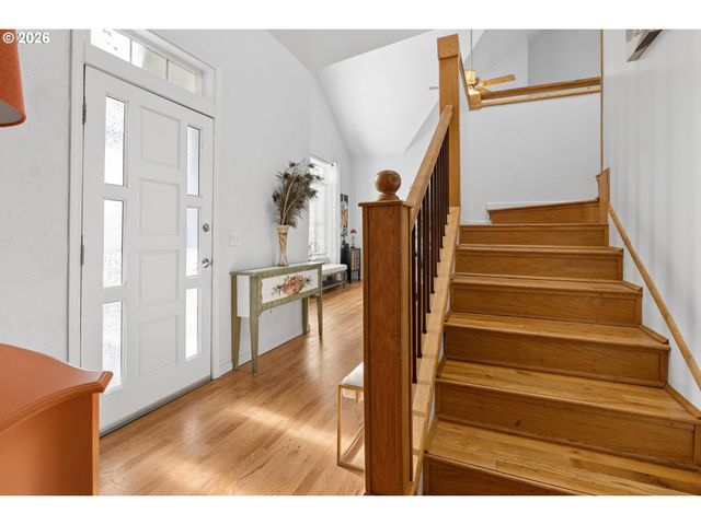 327 S 46TH St, Springfield, OR 97478