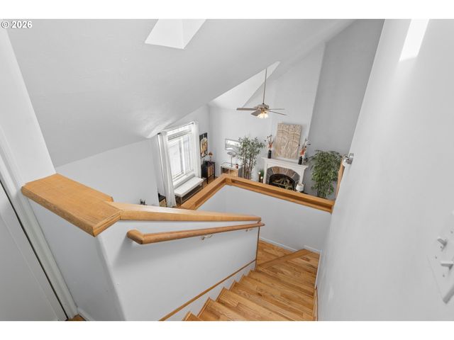 327 S 46TH St, Springfield, OR 97478