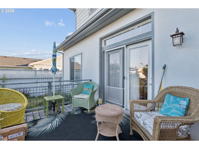 327 S 46TH St, Springfield, OR 97478